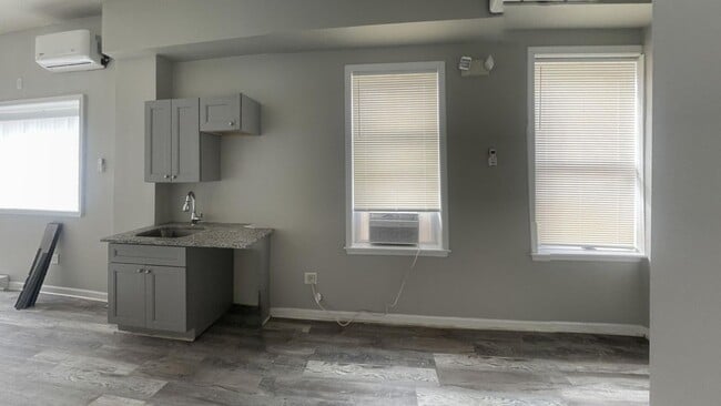 Photo - 1632 N 29th St Unidad Commercial ( 1)