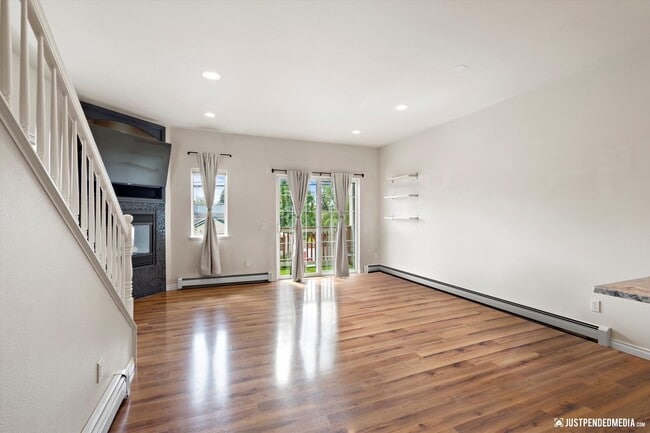 Photo - Modern & Stylish Townhome! Unit 12