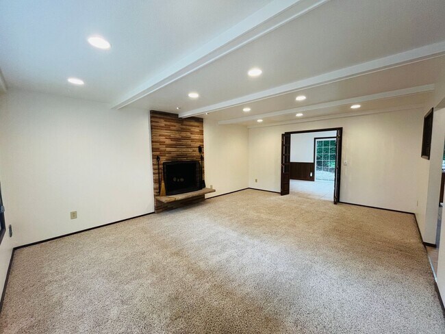 Photo - Charming One-Level Home in Garden Home — Near Washington Square & Trader Joe’s! Landscaping Inclu...