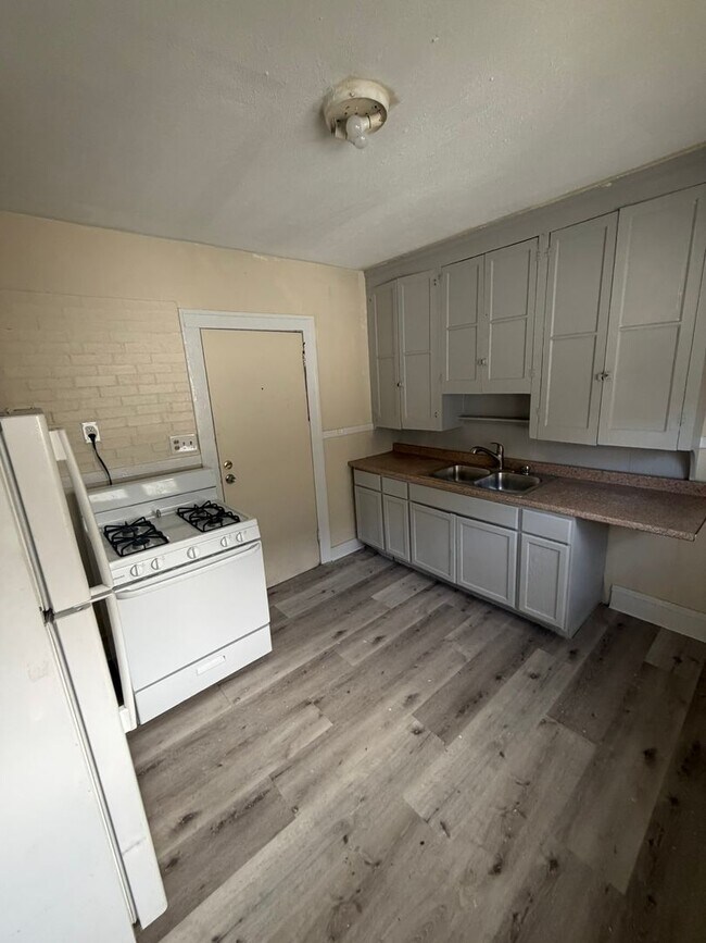 Photo - 12706 Parkhill Ave Unidad UP