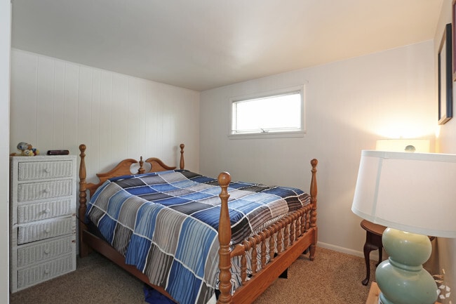 1BR, 1BA - Small - Tree Top Manor