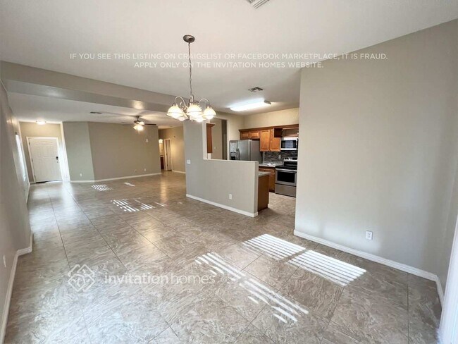 Photo - 655 E Renegade Pl