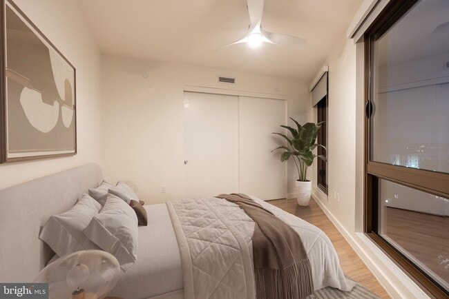 Building Photo - 1630 Columbia Rd NW Unit 917