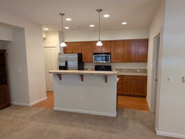 Photo - 10829 NE Red Wing Way Unidad 102