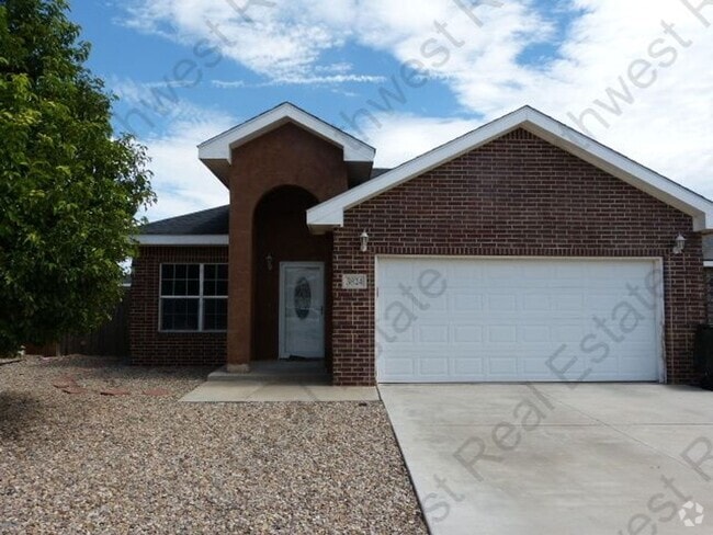 Building Photo - Beautiful Brick home