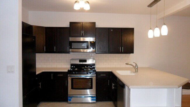 Photo - 909 N Poinsettia Pl Unit A