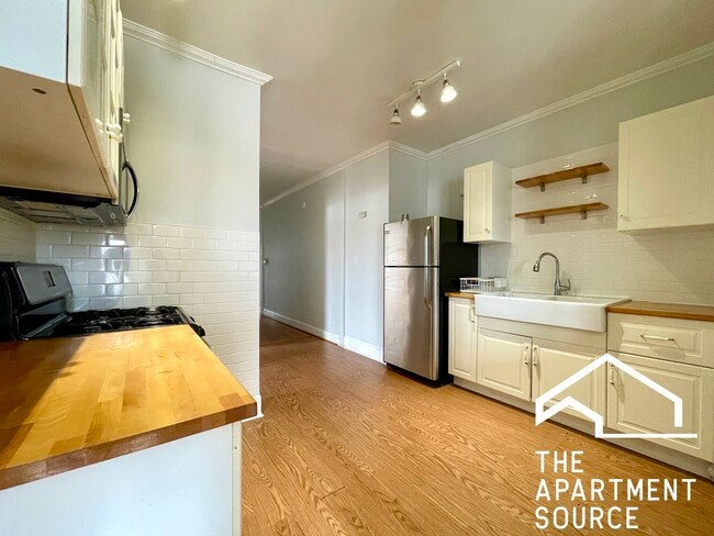 Photo - 3540 N Lowell Ave Unidad 2N