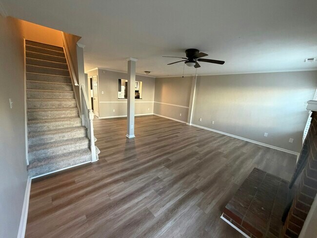 Photo - 1623 Mantane Arch