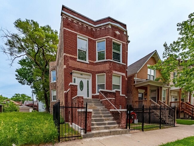 555 N Lawler Ave