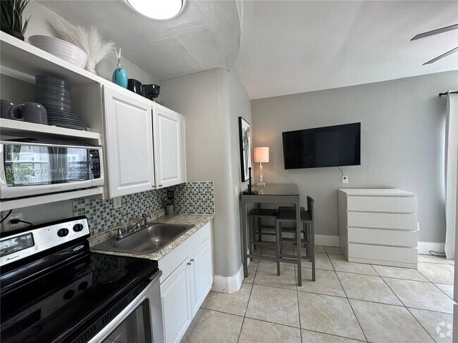 Building Photo - 726 8th St Unit 1 Rental