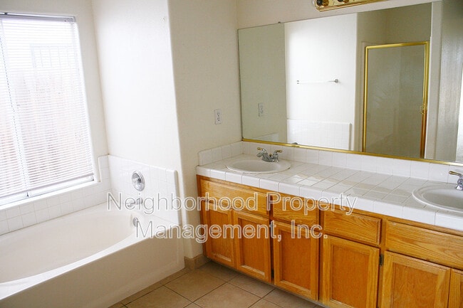 Photo - 3574 N State Ave