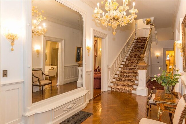 Photo - 443 Bellevue Ave