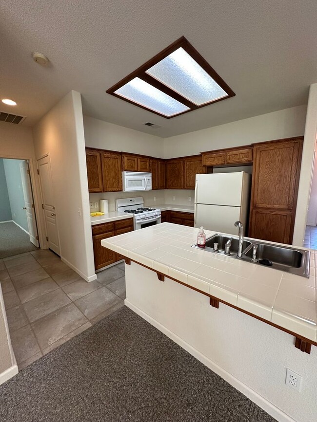 Photo - Charming 3 bedroom 2 bathroom home located in Hanford