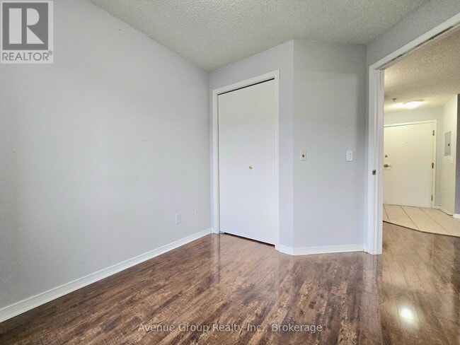 Photo - 684 Warden Ave.