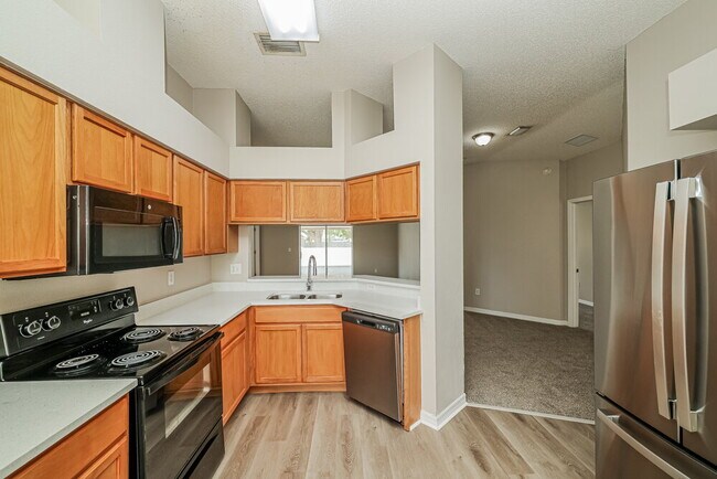 11025 Whittney Chase Dr