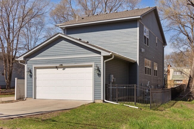 Photo - 2019 Louisiana Ave S