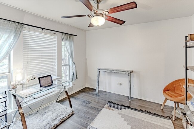 Photo - 2048 Lake Trail Dr