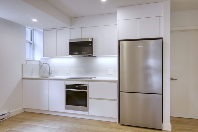 Building Photo - 10 Av Rosemount