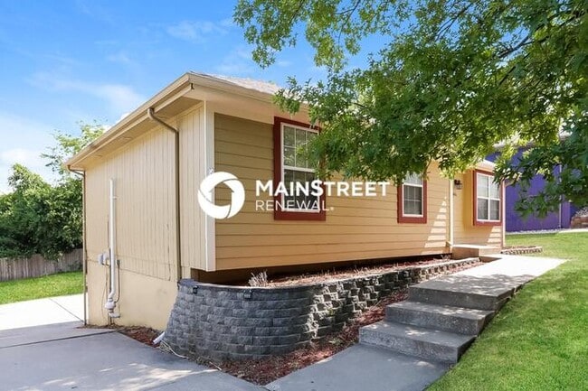 3 Bedroom Pet-Friendly Home in BLUE SPRINGS, MO with Main Street Renewal