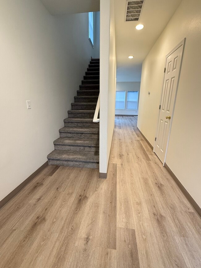 Photo - 3277 NE 14th Ave