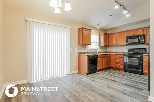 Photo - 3915 Bluestem Dr