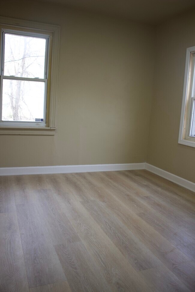 Photo - 28304 Eton St