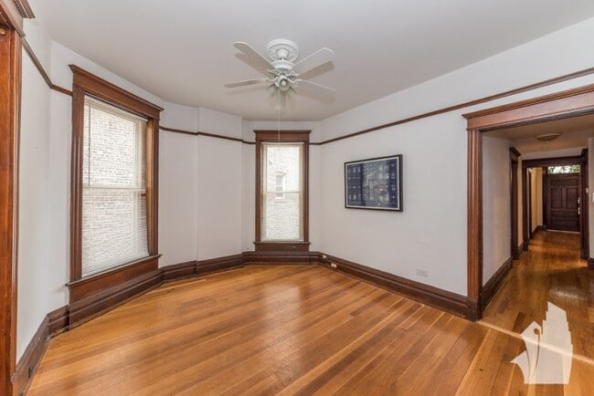 Photo - 851 W Wellington Ave Unit 3