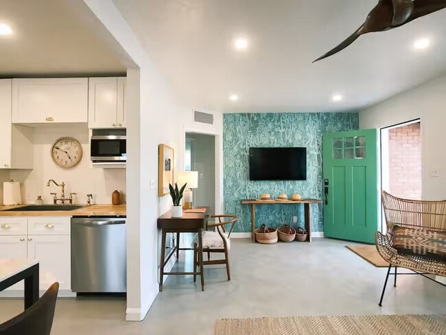 Photo - FARM VIEW BUNGALOW across from UofA Campus Farm! Available Today!