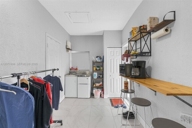 4901 NW 10th Ave Unit 2
