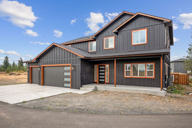 Photo - Gorgeous Grandview 5 Bedroom 3 Bath Luxury...