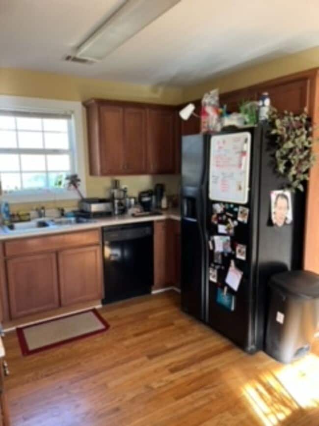 Photo - Well kept modern 3bd 2ba house
