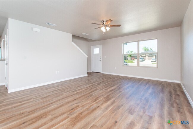 Photo - 2542 Leroy Ln