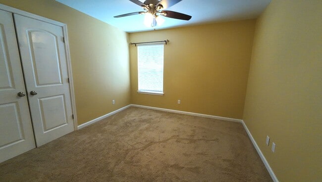 Photo - 7165 Ashmoor Dr N