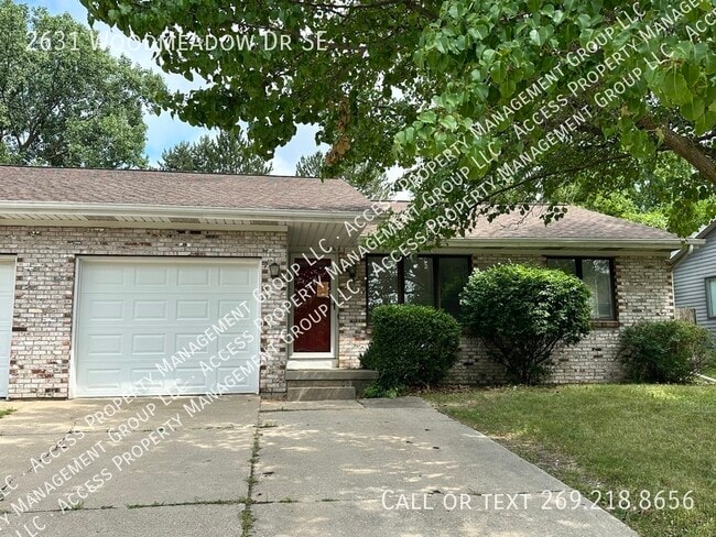 Photo - 2631 Woodmeadow Dr SE House