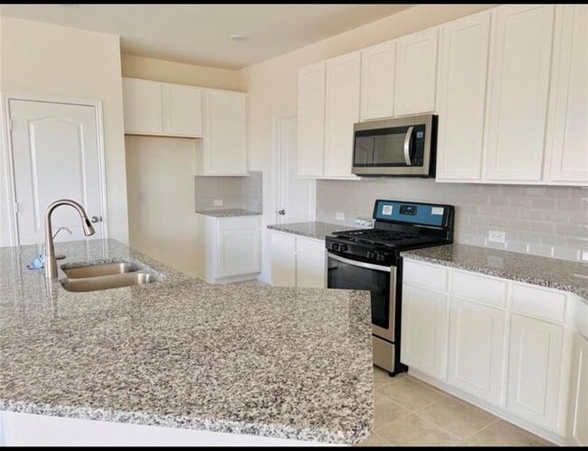 Photo - 4939 Hickory Deer Ln