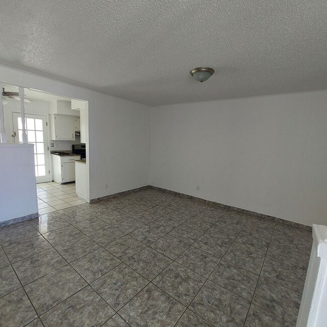 Photo - Welcome Home ! 3 bedroom 1.5 bath rental -DUPLEX
