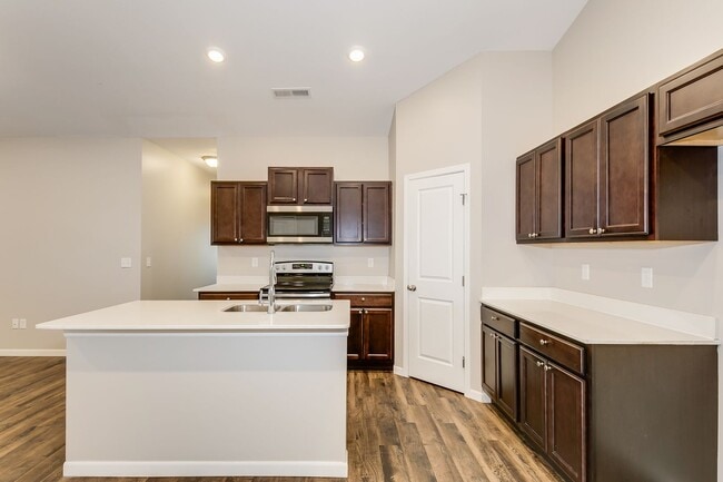 Photo - 3 Bedroom Duplex in Maize!