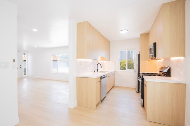 Photo - 3729 Glendon Ave Unit 4