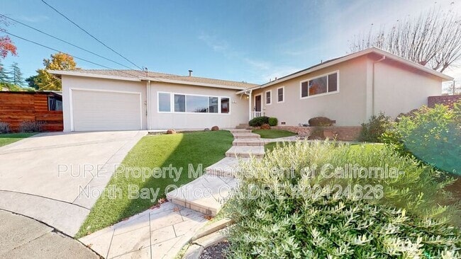 Building Photo - 32 Colinda Dr Rental