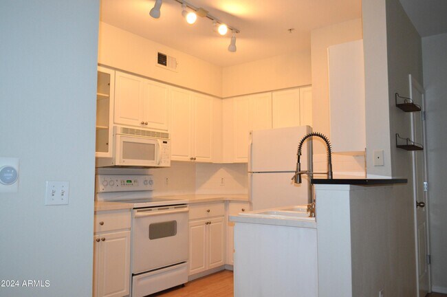 Photo - 1701 E Colter St Unit 263