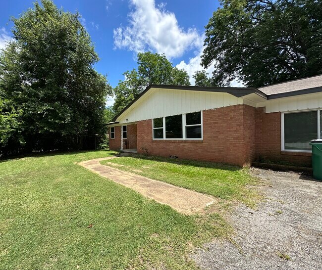 Photo - 516 W Point Tap Rd House