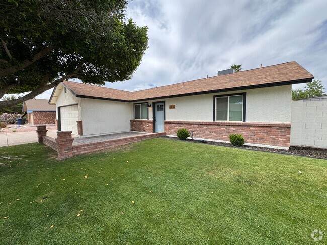 Building Photo - Beautiful Home in North East Mesa