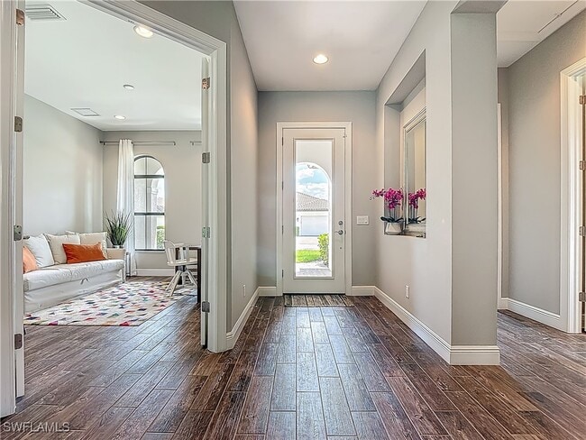 Photo - 4524 Tamarind Way