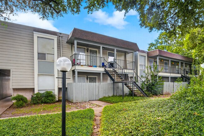 Building Photo - 5929 Queensloch Dr Unit 131