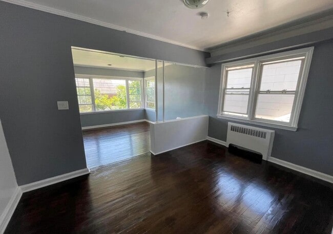 Building Photo - 731 E Walnut St Rental