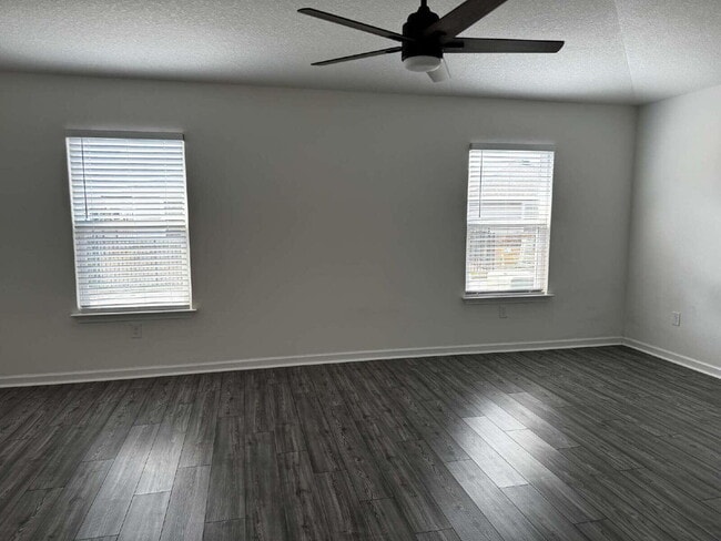 Photo - 146 Old Canoe Ln