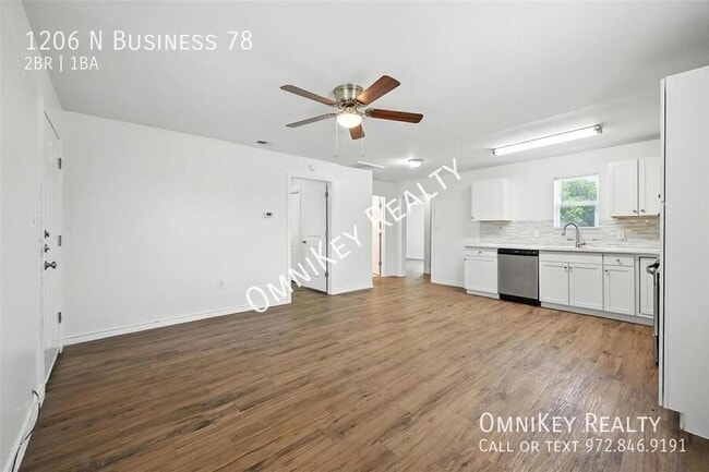 Photo - 1206 TX-78 BUS