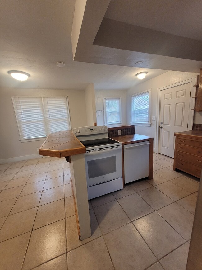 Photo - 515 N 6th St