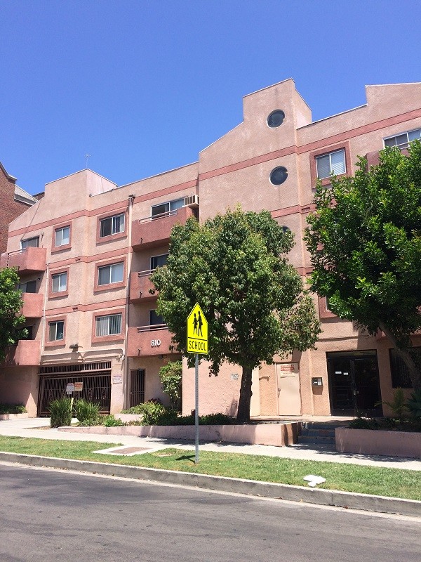 Building Photo - 810 Fedora St Unit 106 Rental