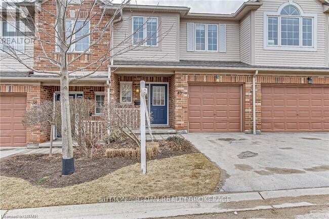 Photo - 320 Ambleside Dr